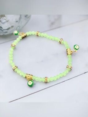 🏷️‼️5/$25🏷️‼️💚Gold-Tone Lime Green Beaded Evil Eye Charm Stretch Bracelet/NWOT💚